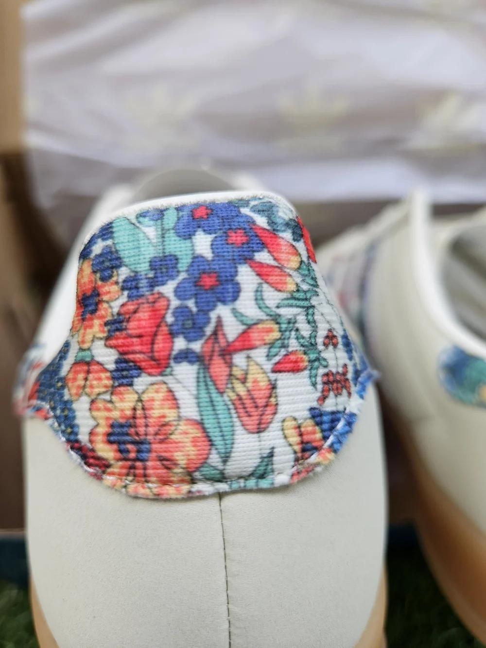 NIB Adidas Gazelle Indoor Liberty London Floral Cream Unisex Sneakers 8M / 9.5W
